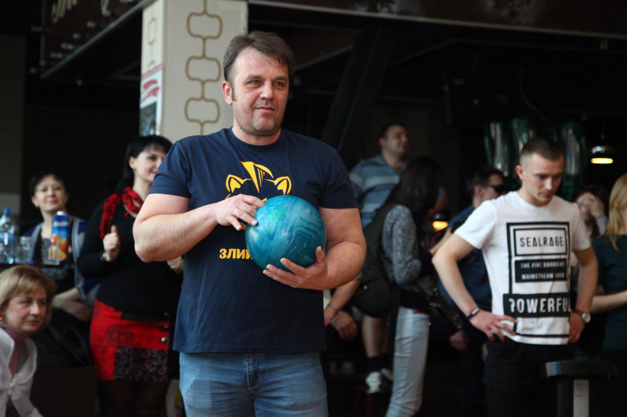 bowling19